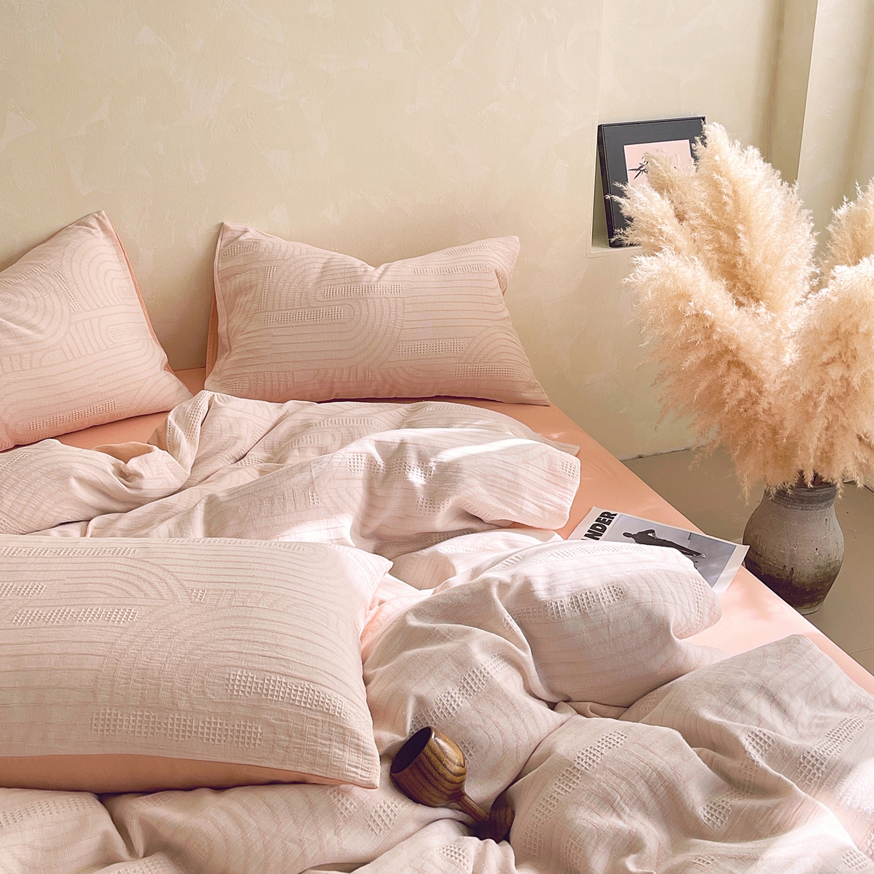 91家纺网 家纺一手货源 找家纺 春皖家纺 2026新款A类全棉三层纱AB版简约四件套-风格二 瑞拉-玉