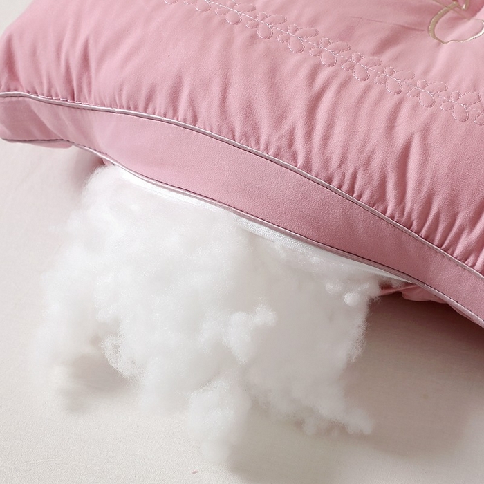 91家纺网 家纺一手货源 找家纺 佳尚枕芯 2025新款美白亲肤刺绣羽丝定型枕护颈枕枕头枕芯 护颈美 肤定型枕-粉色