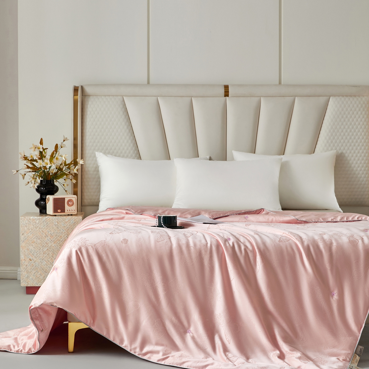 91家纺网 家纺一手货源 找家纺 样样红被业 2026新款莫代尔提花纯蚕丝被子被芯 粉色