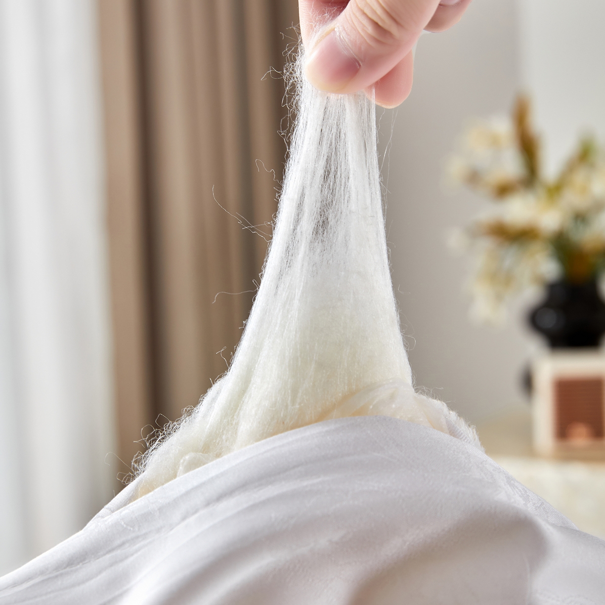 91家纺网 家纺一手货源 找家纺 样样红被业 2026新款莫代尔提花纯蚕丝被子被芯 白色