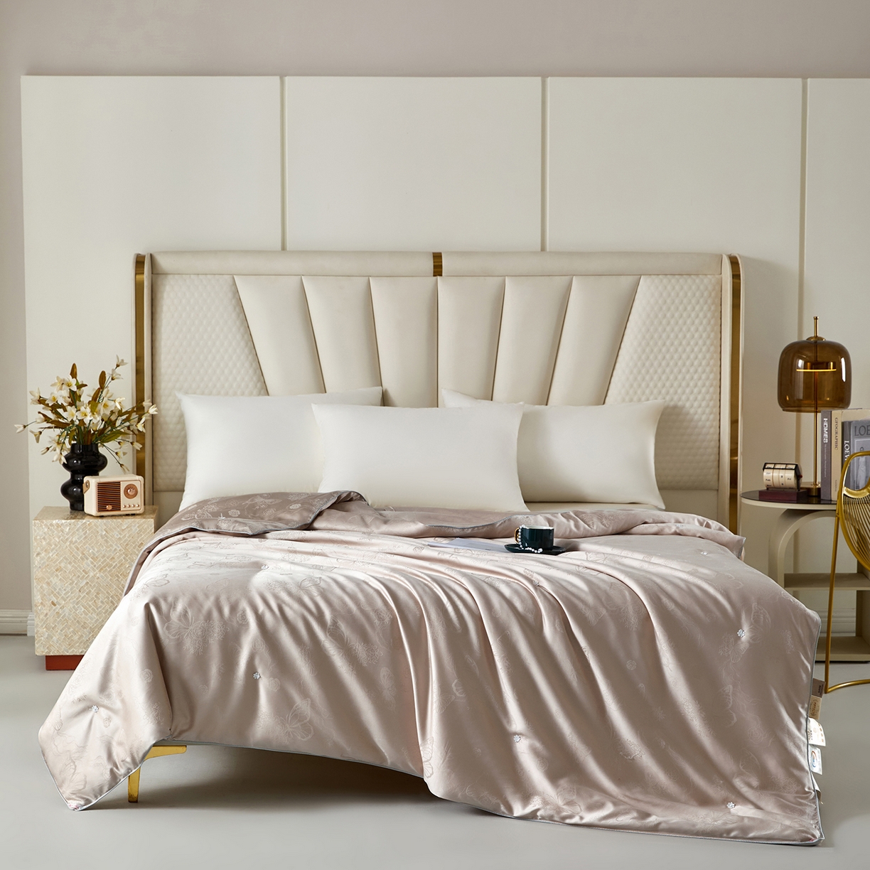 91家纺网 家纺一手货源 找家纺 样样红被业 2026新款莫代尔提花纯蚕丝被子被芯 香槟