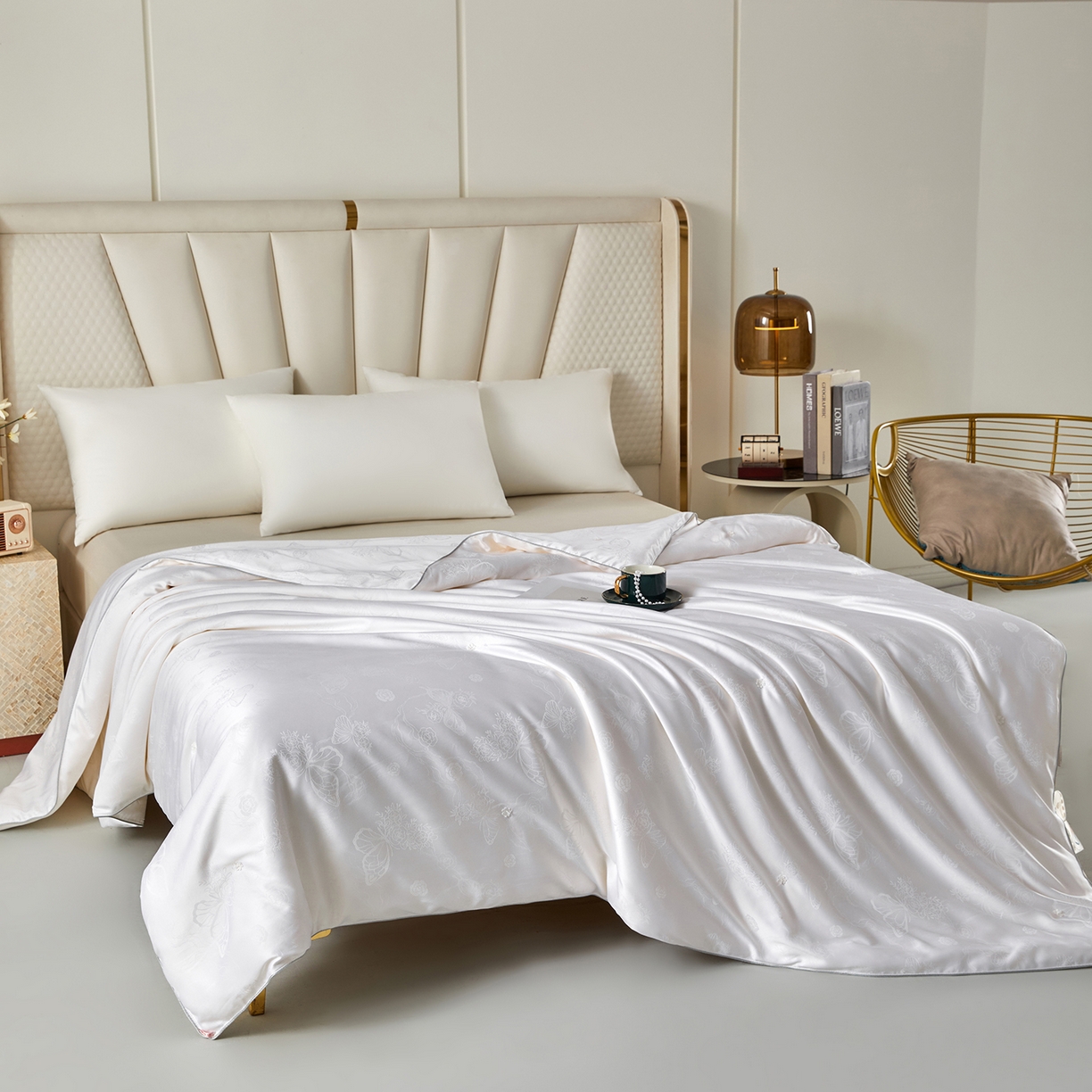 91家纺网 家纺一手货源 找家纺 样样红被业 2026新款莫代尔提花纯蚕丝被子被芯 白色