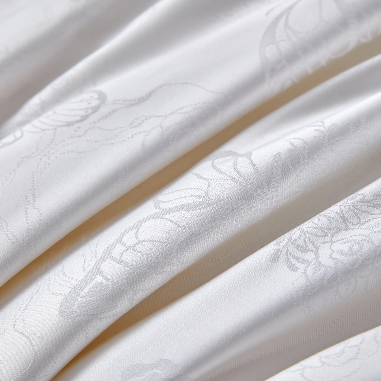 91家纺网 家纺一手货源 找家纺 样样红被业 2026新款莫代尔提花纯蚕丝被子被芯 白色