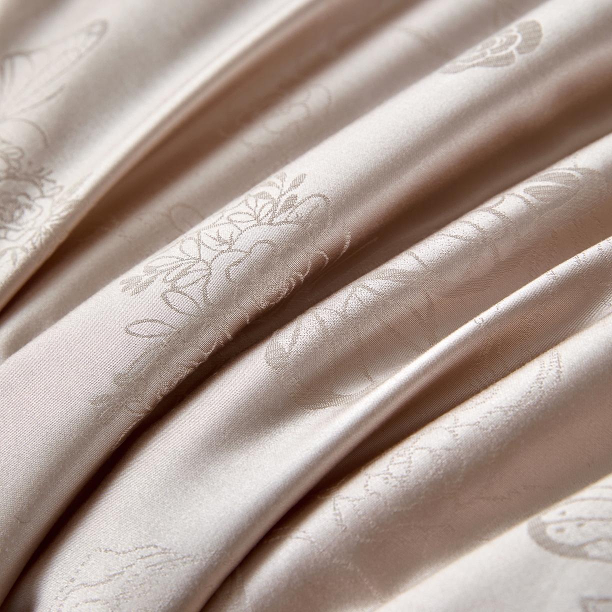 91家纺网 家纺一手货源 找家纺 样样红被业 2026新款莫代尔提花纯蚕丝被子被芯 香槟