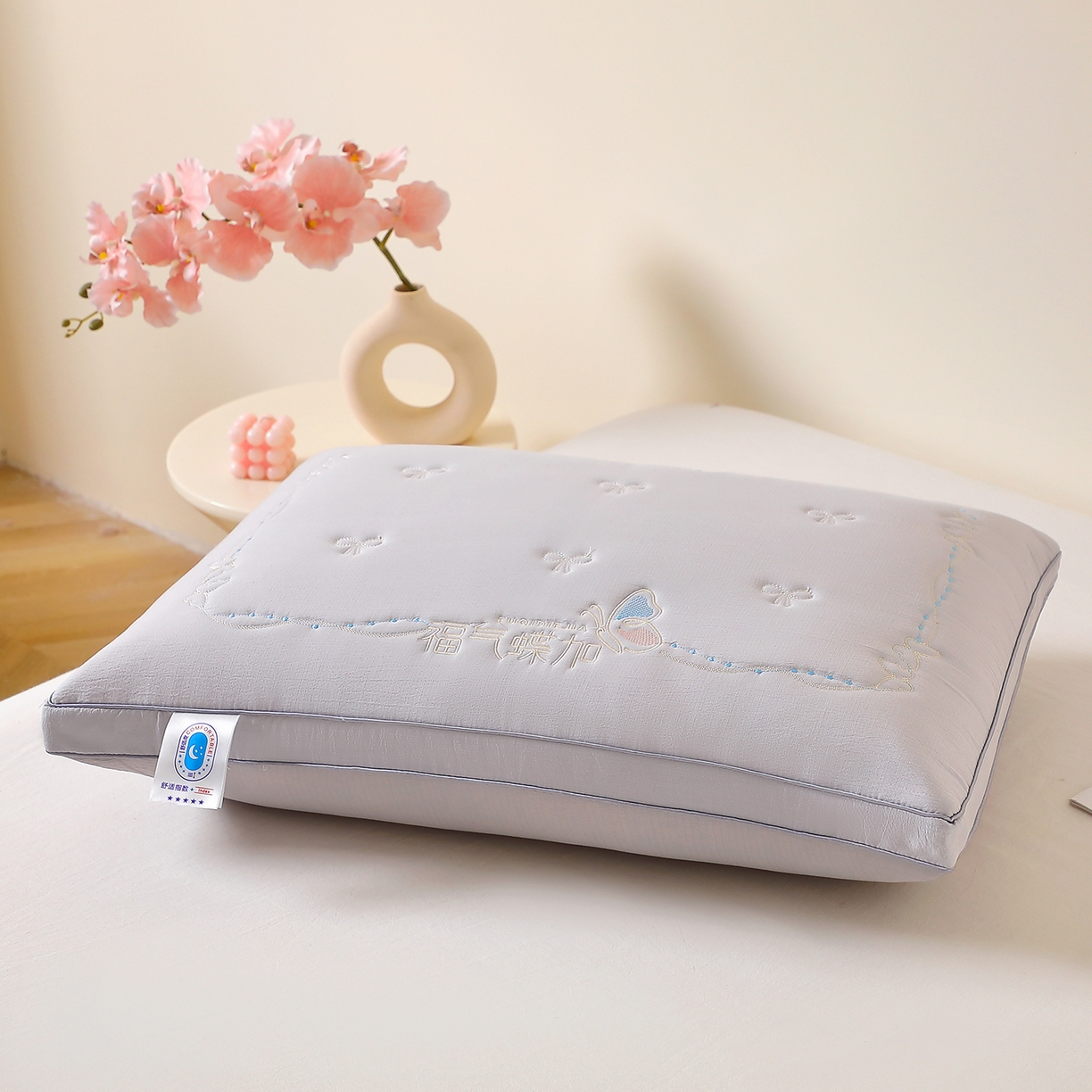 91家纺网 家纺一手货源 找家纺 佳尚枕芯 2025新款亲肤木棉福气蝶加枕头枕芯 灰色