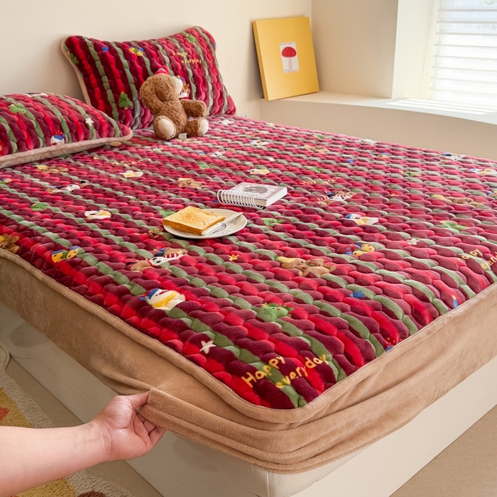 91家纺网 家纺一手货源 找家纺 Sweet dreams甜梦 2025新款高克重牛奶绒印花夹棉床笠 糖豆