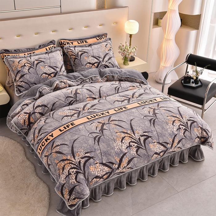 91家纺网 家纺一手货源 找家纺 赛丽雅 2025新款牛奶绒床裙四件套8-9斤法莱绒直播爆款日产2万套 丛草集-灰