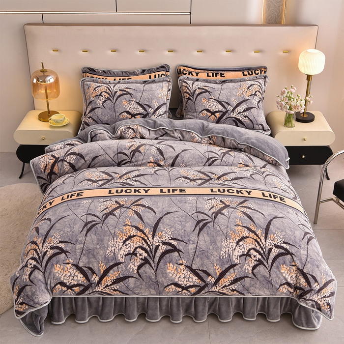 91家纺网 家纺一手货源 找家纺 赛丽雅 2025新款牛奶绒床裙四件套8-9斤法莱绒直播爆款日产2万套 丛草集-灰