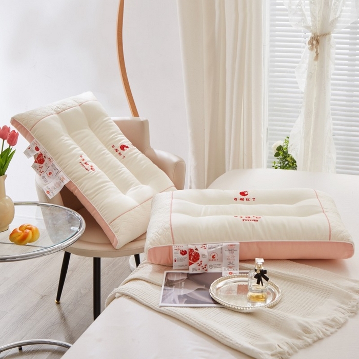 91家纺网 家纺一手货源 找家纺 佳尚枕芯 2025新款亲肤舒适莫代尔生姜抗菌枕羽丝绒枕头枕芯 石榴红了