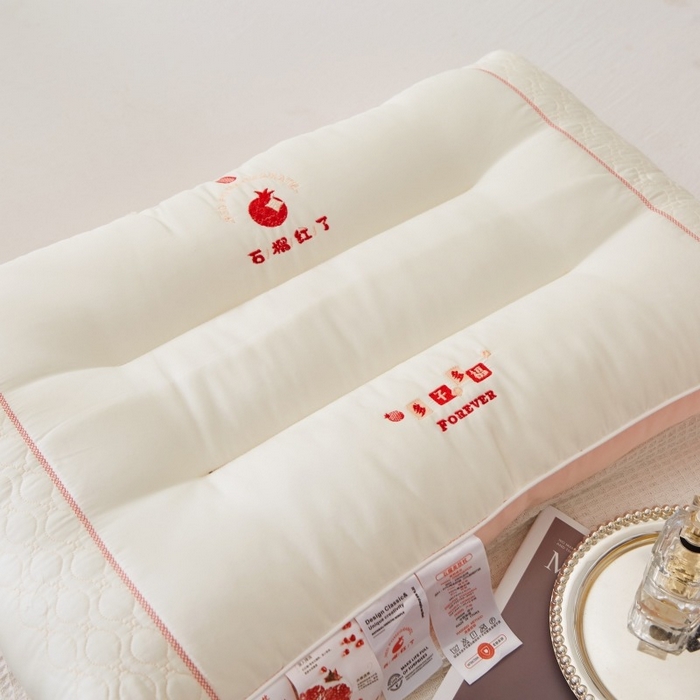 91家纺网 家纺一手货源 找家纺 佳尚枕芯 2025新款亲肤舒适莫代尔生姜抗菌枕羽丝绒枕头枕芯 石榴红了