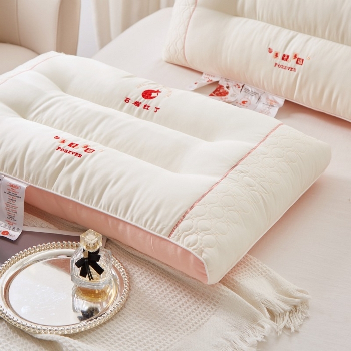 91家纺网 家纺一手货源 找家纺 佳尚枕芯 2025新款亲肤舒适莫代尔生姜抗菌枕羽丝绒枕头枕芯 石榴红了