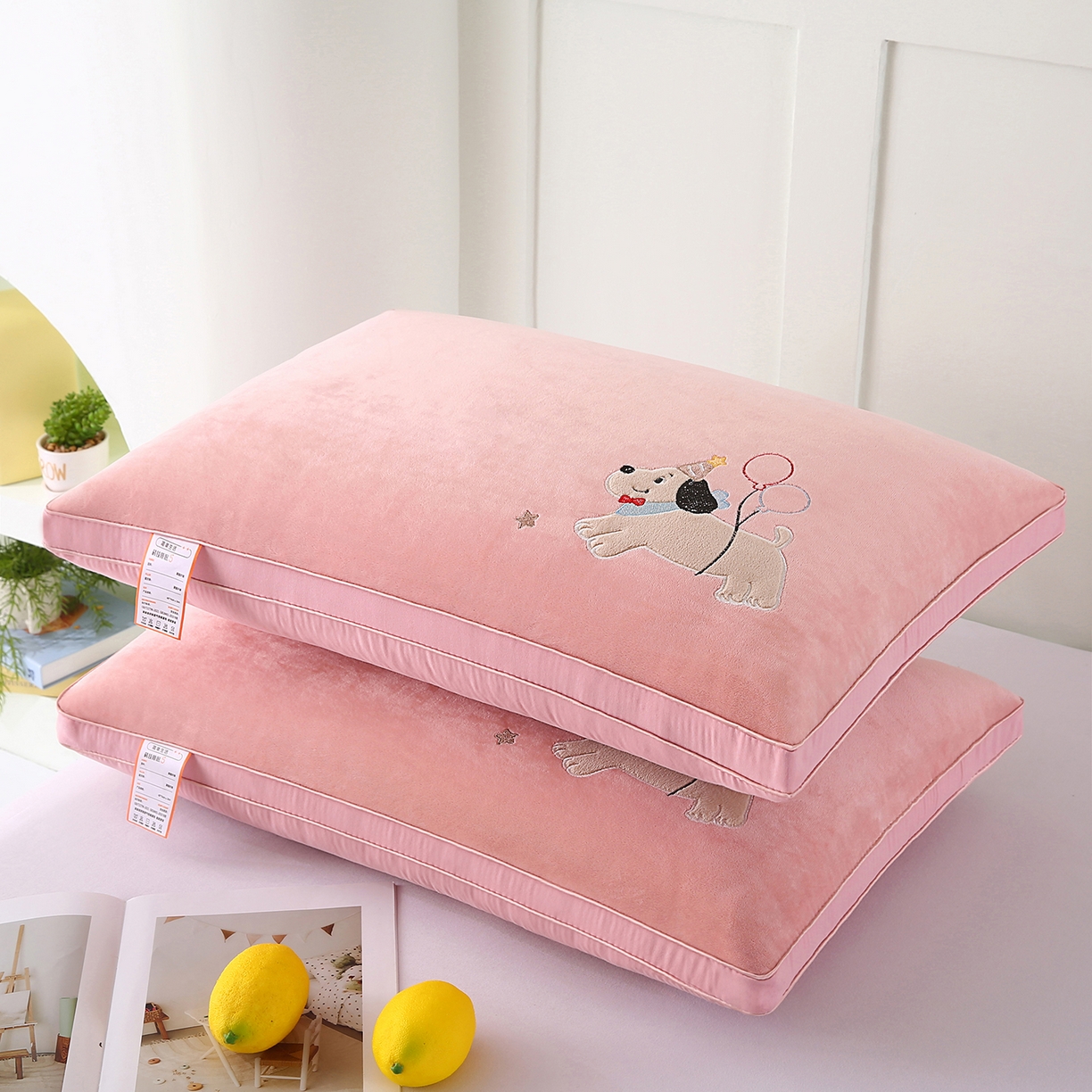 91家纺网 家纺一手货源 找家纺 佳尚枕芯 2025新款水晶绒保暖枕卡通绣花超柔学生枕枕头枕芯 小狗-粉玉