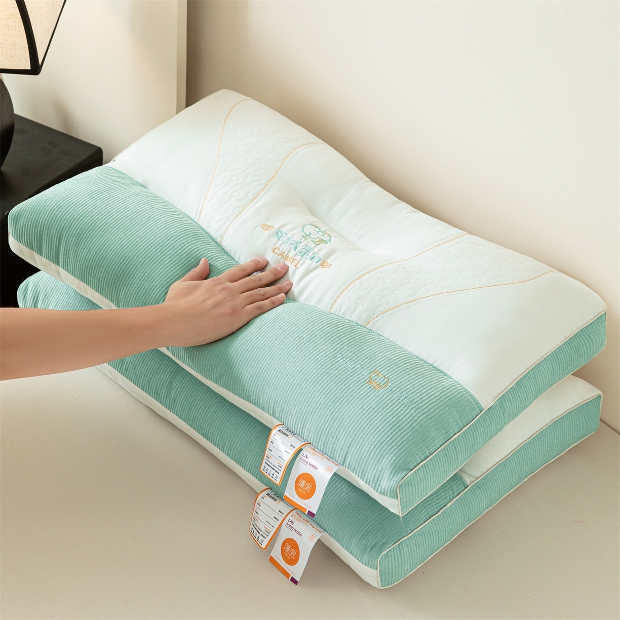 91家纺网 家纺一手货源 找家纺 佳尚枕芯 2025新款驼绒蛋白枕枕头枕芯 驼绒蛋白枕-绿色