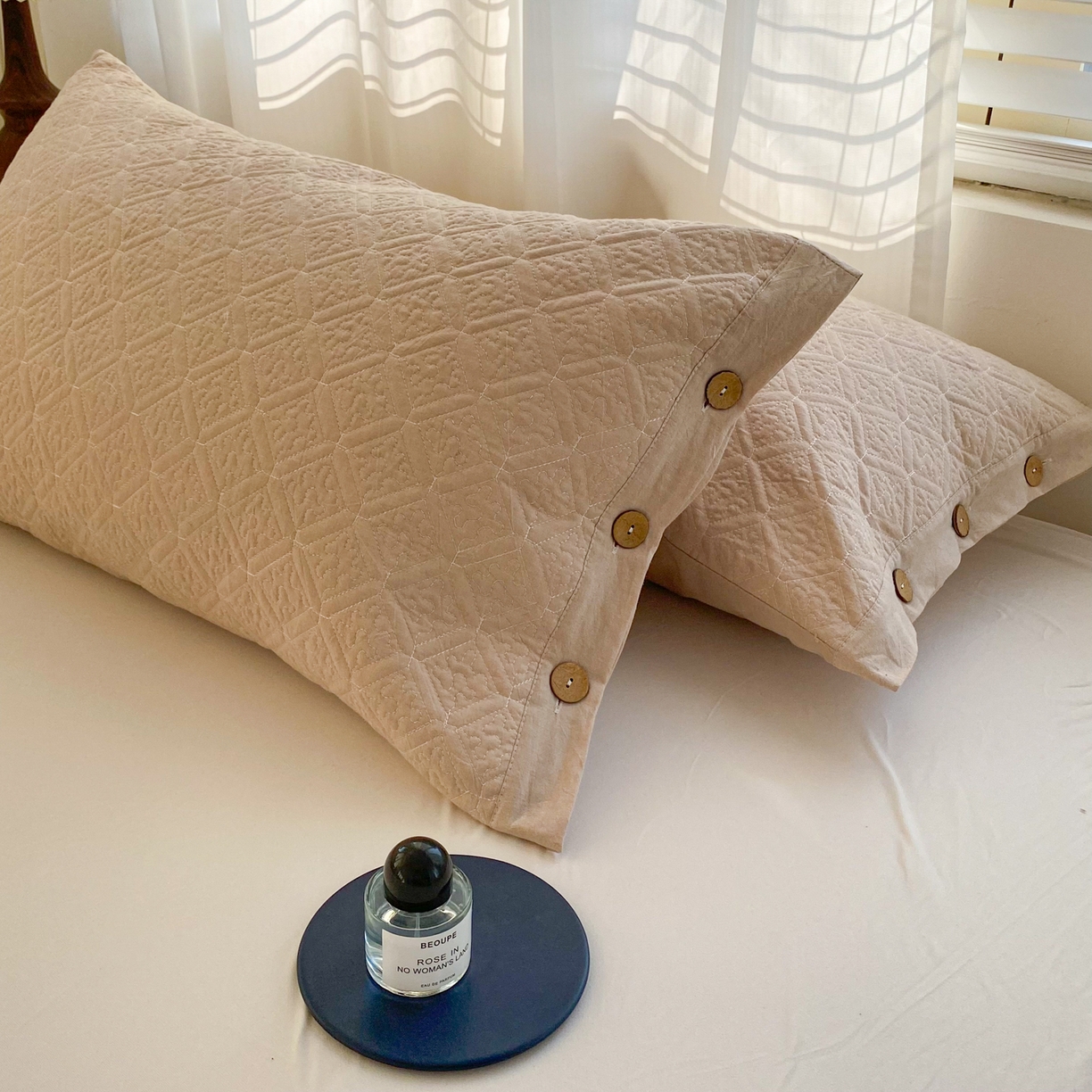 91家纺网 家纺一手货源 找家纺 美宜家 2026新款全棉枕头套高密色织水洗加棉绗缝高端纯色枕套 极简米其