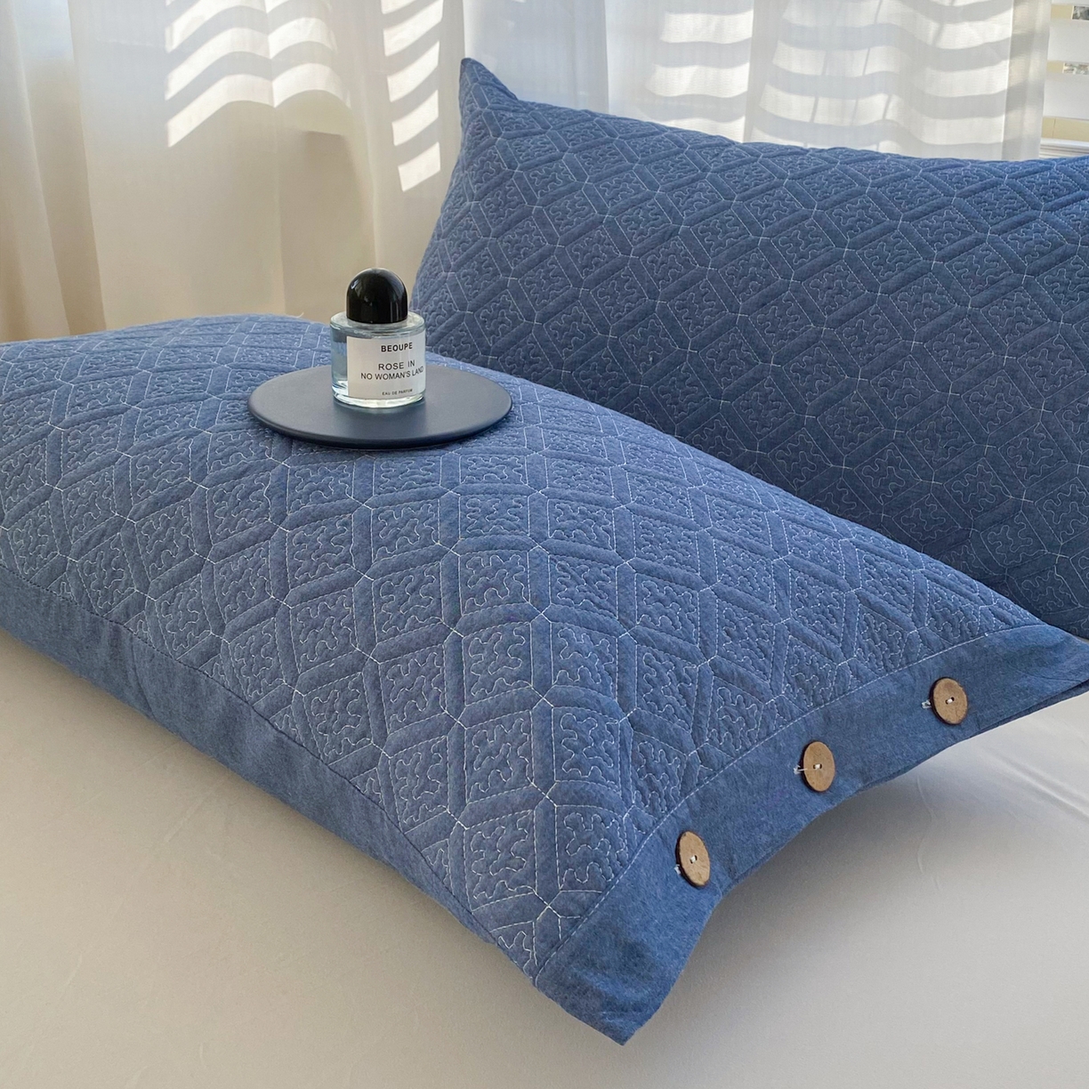 91家纺网 家纺一手货源 找家纺 美宜家 2026新款全棉枕头套高密色织水洗加棉绗缝高端纯色枕套 极简仔兰