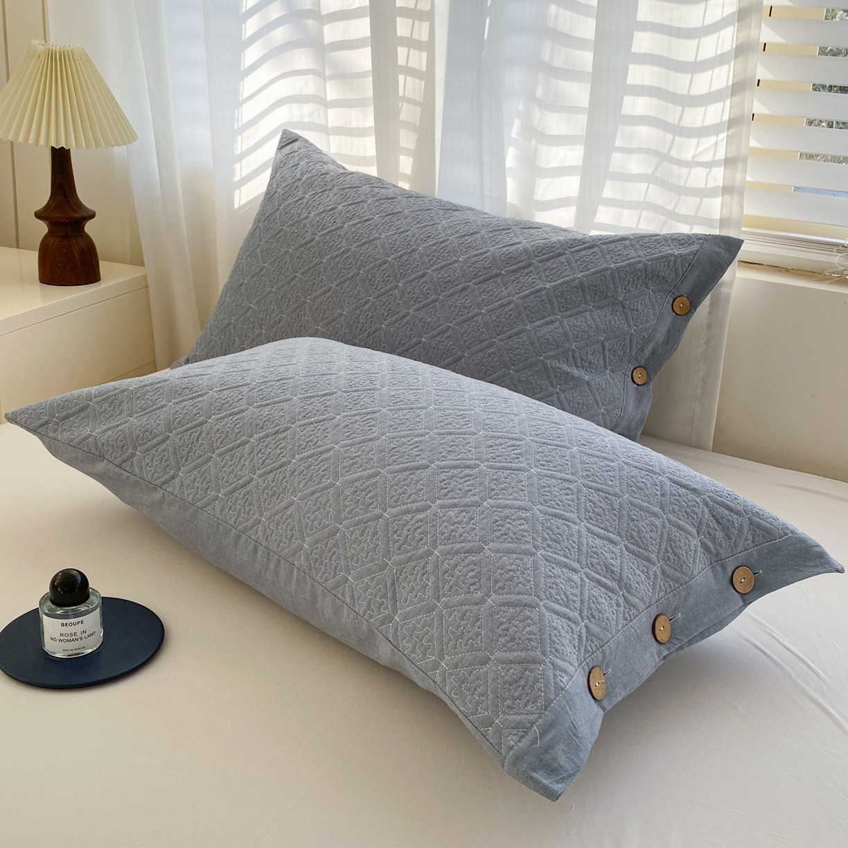 91家纺网 家纺一手货源 找家纺 （总）美宜家 2026新款全棉枕头套高密色织水洗加棉绗缝高端纯色枕套