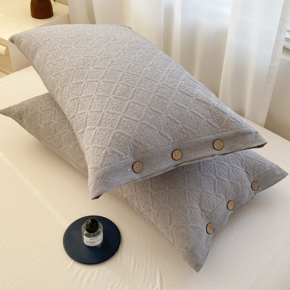 91家纺网 家纺一手货源 找家纺 （总）美宜家 2026新款全棉枕头套高密色织水洗加棉绗缝高端纯色枕套