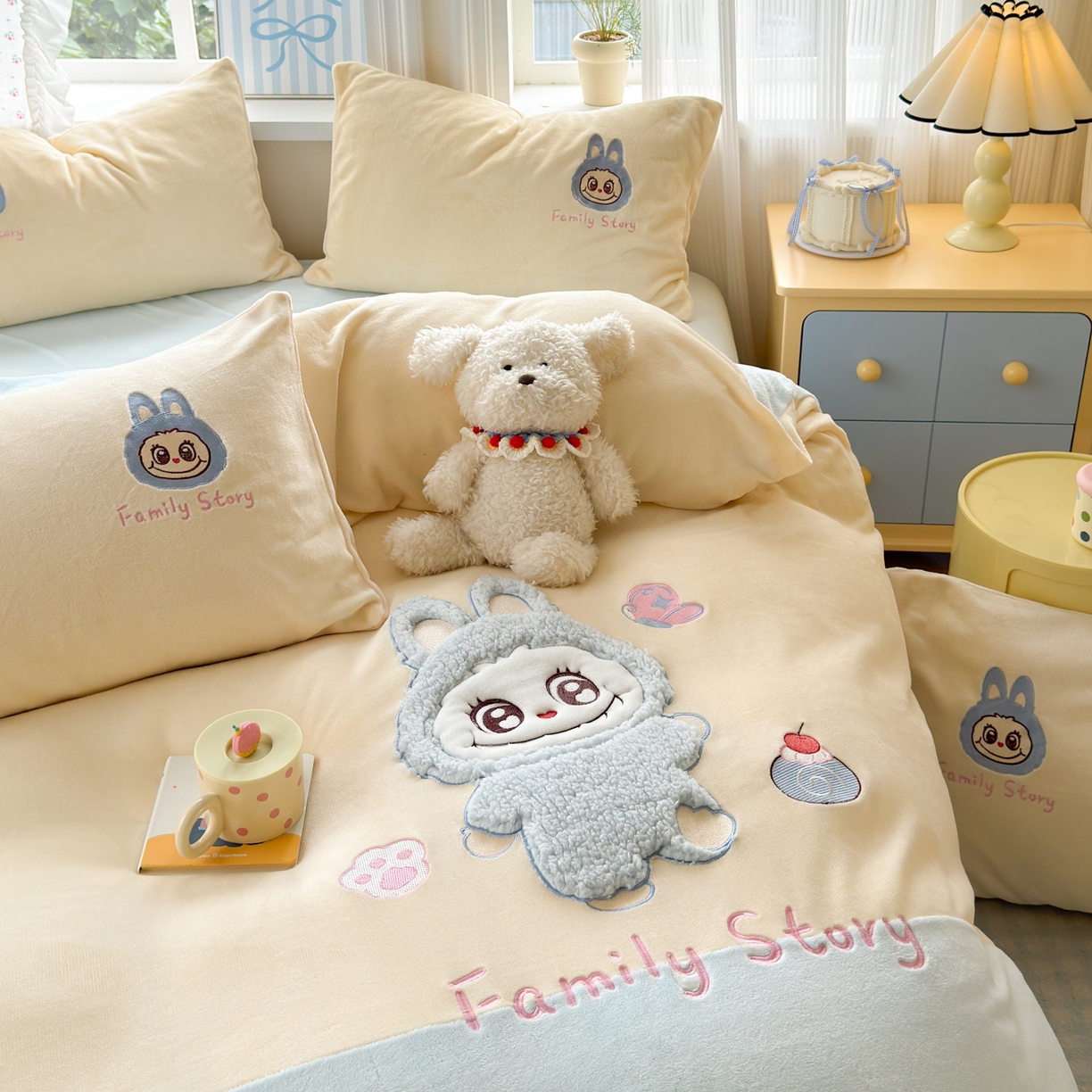 91家纺网 家纺一手货源 找家纺 卡诗兰 2025新款贴布绣牛奶绒四件套 皮皮布布