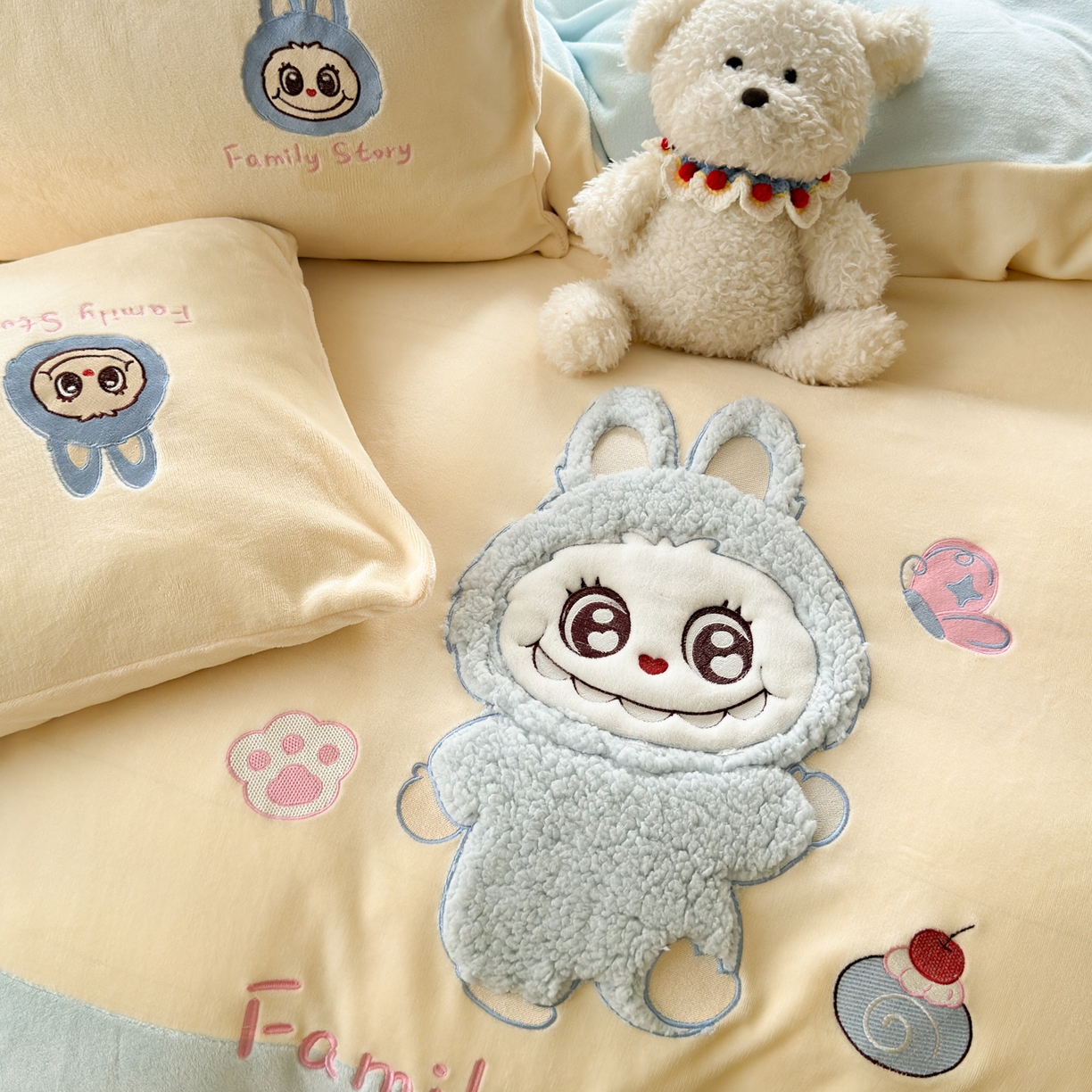 91家纺网 家纺一手货源 找家纺 卡诗兰 2025新款贴布绣牛奶绒四件套 皮皮布布