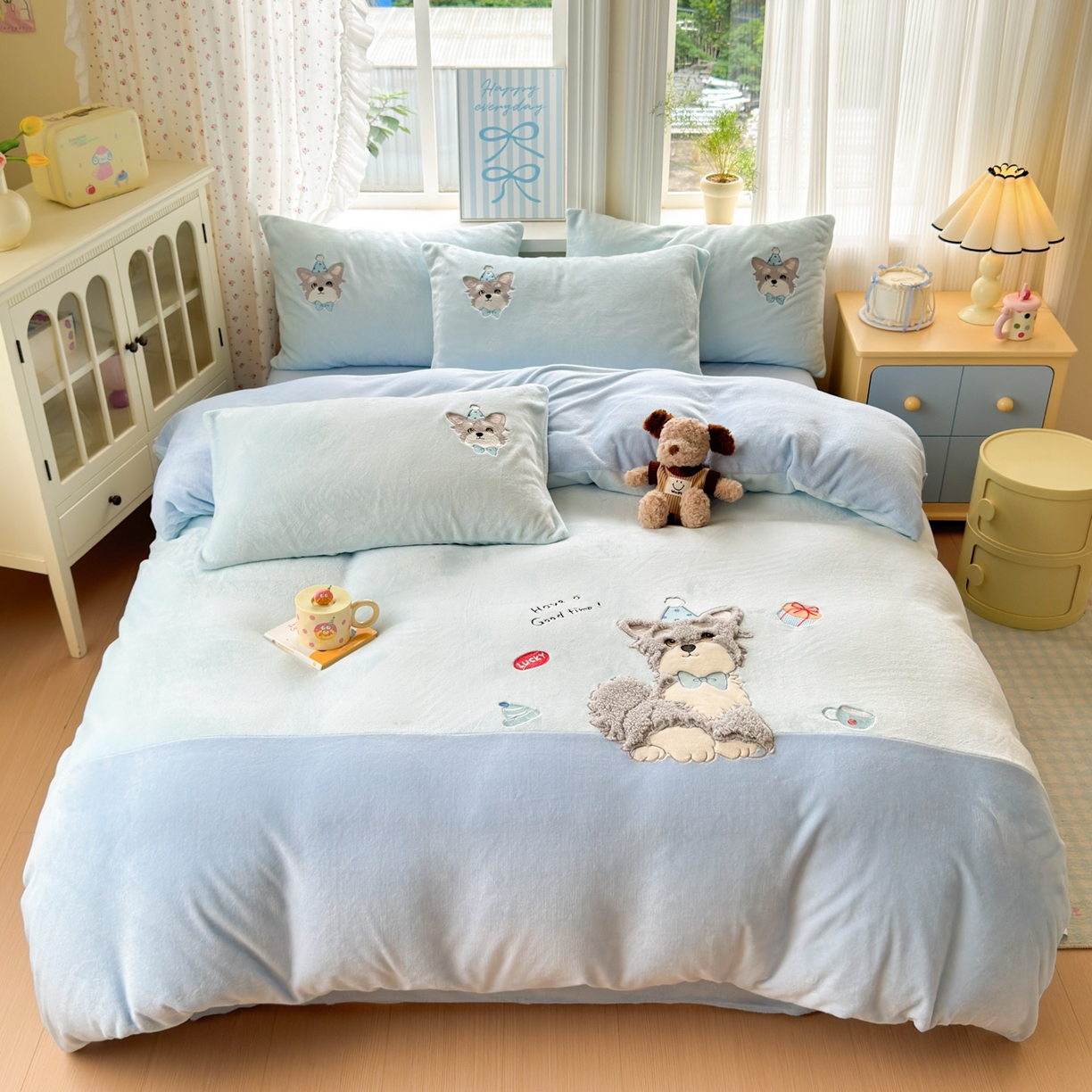 91家纺网 家纺一手货源 找家纺 （总）卡诗兰 2025新款贴布绣牛奶绒四件套