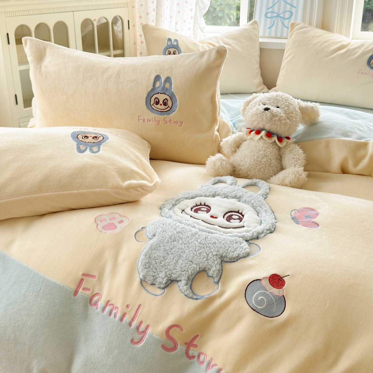 91家纺网 家纺一手货源 找家纺 （总）卡诗兰 2025新款贴布绣牛奶绒四件套