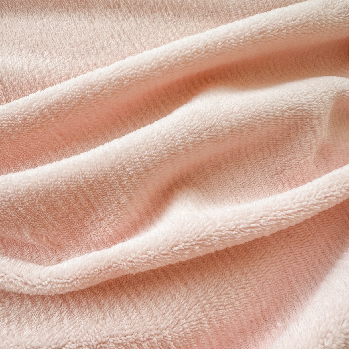 91家纺网 家纺一手货源 找家纺 卡诗兰 2025新款贴布绣牛奶绒四件套 安吉拉喵