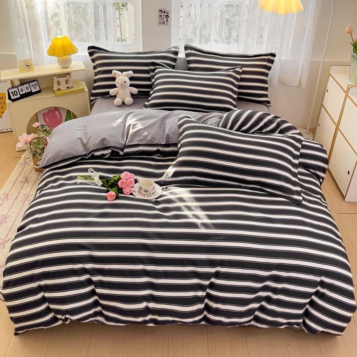 91家纺网 家纺一手货源 找家纺 曲之慕 2026春夏新款全棉纯棉小清新印花系列四件套床单床笠 条纹空间