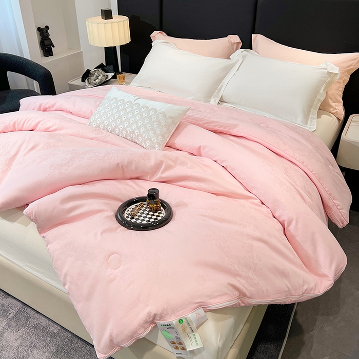 91家纺网 家纺一手货源 找家纺 VIP被业 2025新款60S全棉大提花大豆冬被被子被芯 粉色