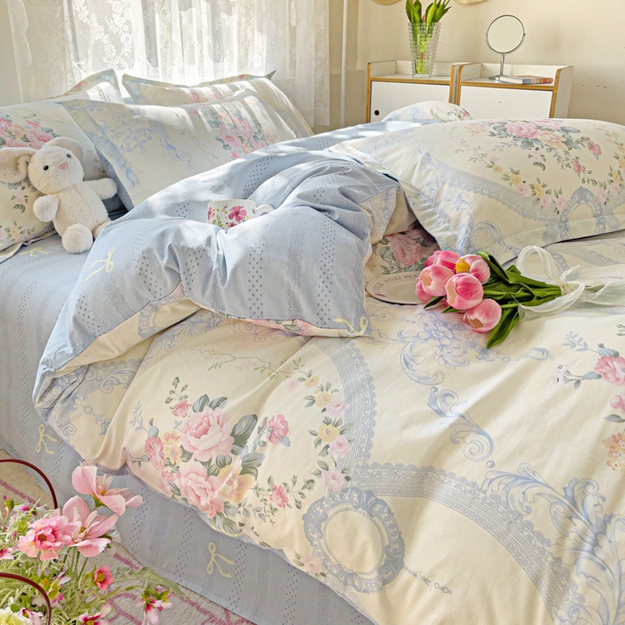 91家纺网 家纺一手货源 找家纺 曲之慕 2026春夏新款全棉纯棉小清新印花系列四件套床单床笠 蓝色觅境