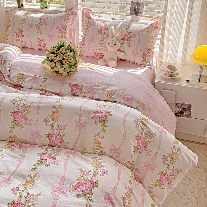 91家纺网 家纺一手货源 找家纺 曲之慕 2026春夏新款全棉纯棉小清新印花系列四件套床单床笠 浪漫蝴蝶结