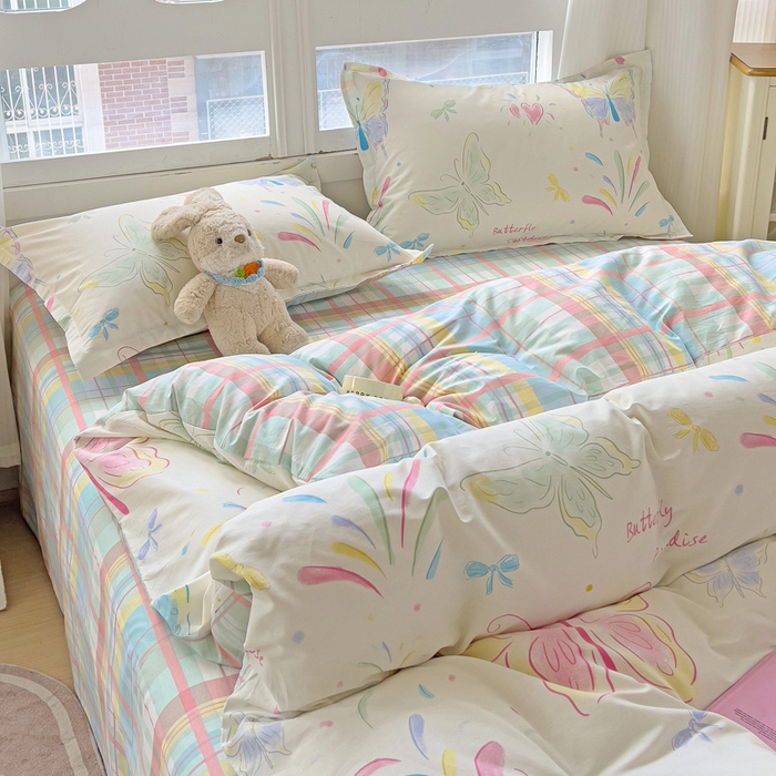 91家纺网 家纺一手货源 找家纺 曲之慕 2026春夏新款全棉纯棉小清新印花系列四件套床单床笠 恋蝶花瑶