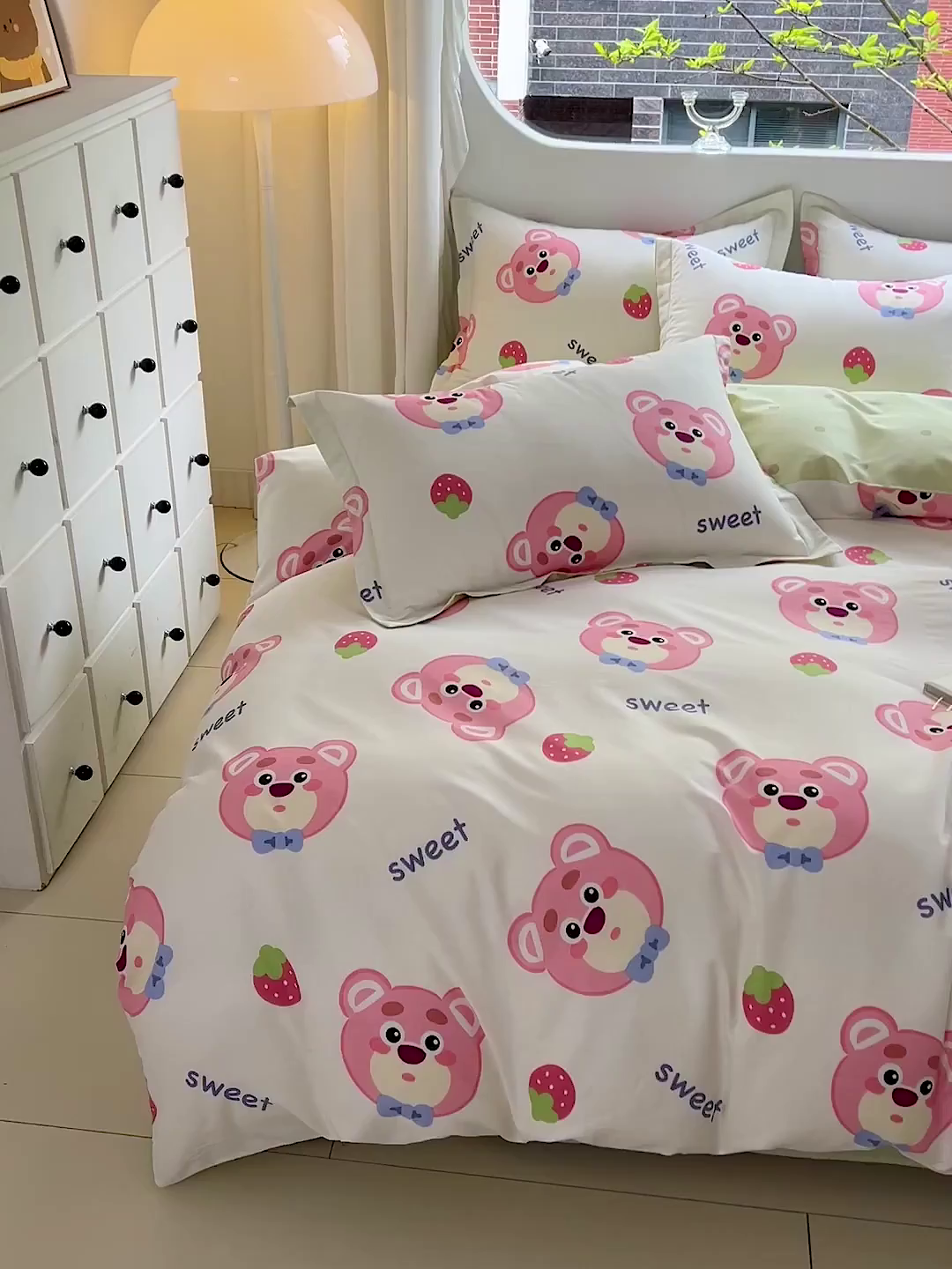 91家纺网 家纺一手货源 找家纺 曲之慕 2026春夏新款全棉纯棉小清新印花系列四件套床单床笠 萌小新