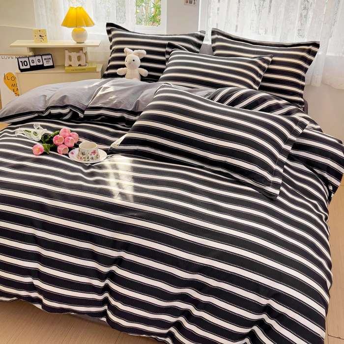 91家纺网 家纺一手货源 找家纺 曲之慕 2026春夏新款全棉纯棉小清新印花系列四件套床单床笠 条纹空间