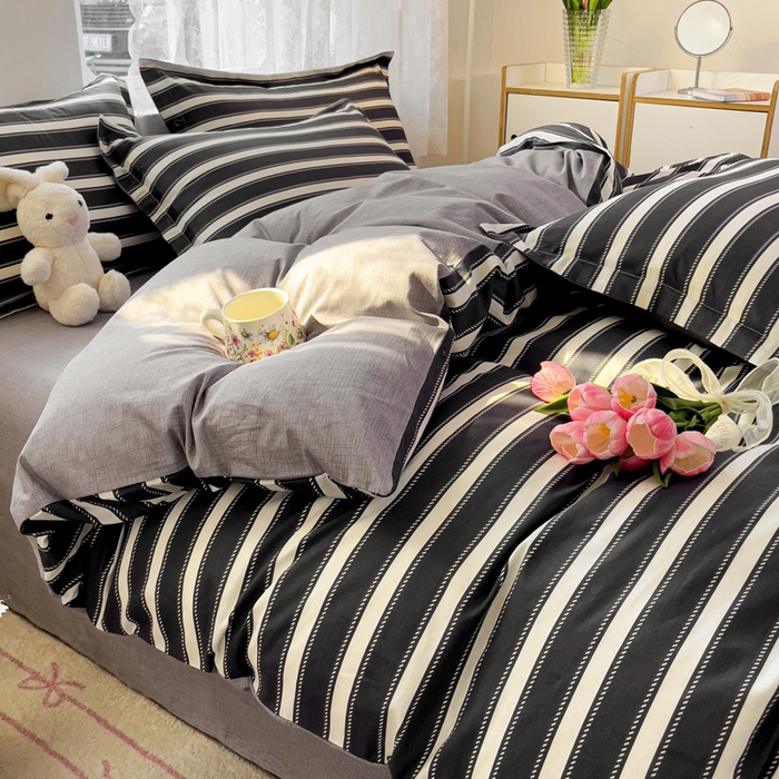 91家纺网 家纺一手货源 找家纺 曲之慕 2026春夏新款全棉纯棉小清新印花系列四件套床单床笠 条纹空间