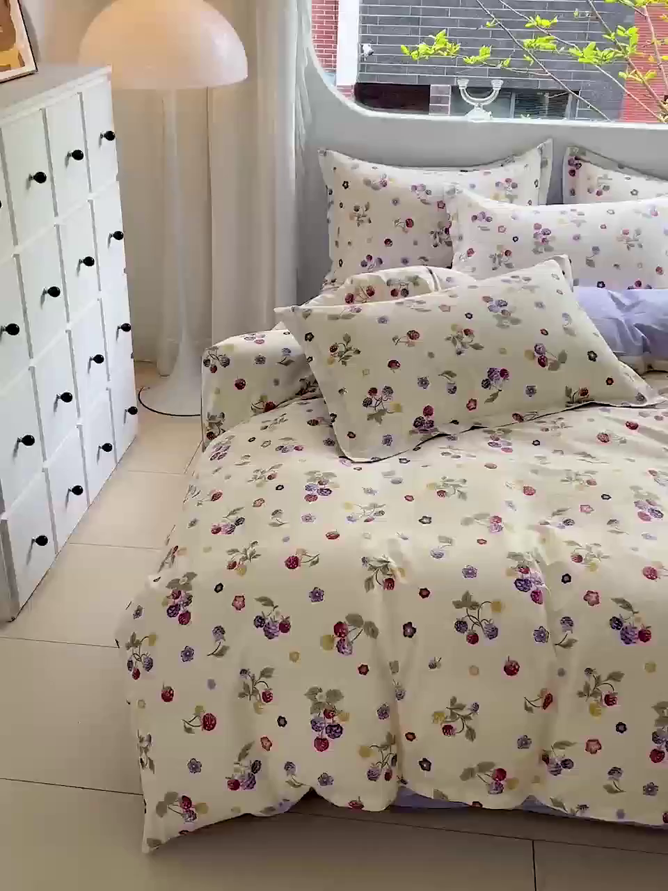 91家纺网 家纺一手货源 找家纺 曲之慕 2026春夏新款全棉纯棉小清新印花系列四件套床单床笠 樱桃可可