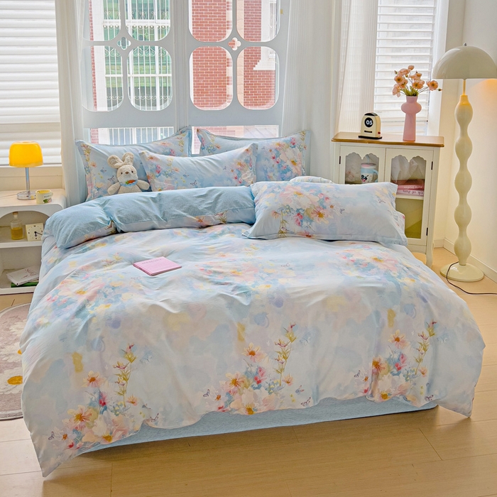 91家纺网 家纺一手货源 找家纺 曲之慕 2026春夏新款全棉纯棉小清新印花系列四件套床单床笠 优漫蓝语