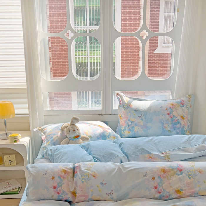 91家纺网 家纺一手货源 找家纺 曲之慕 2026春夏新款全棉纯棉小清新印花系列四件套床单床笠 优漫蓝语