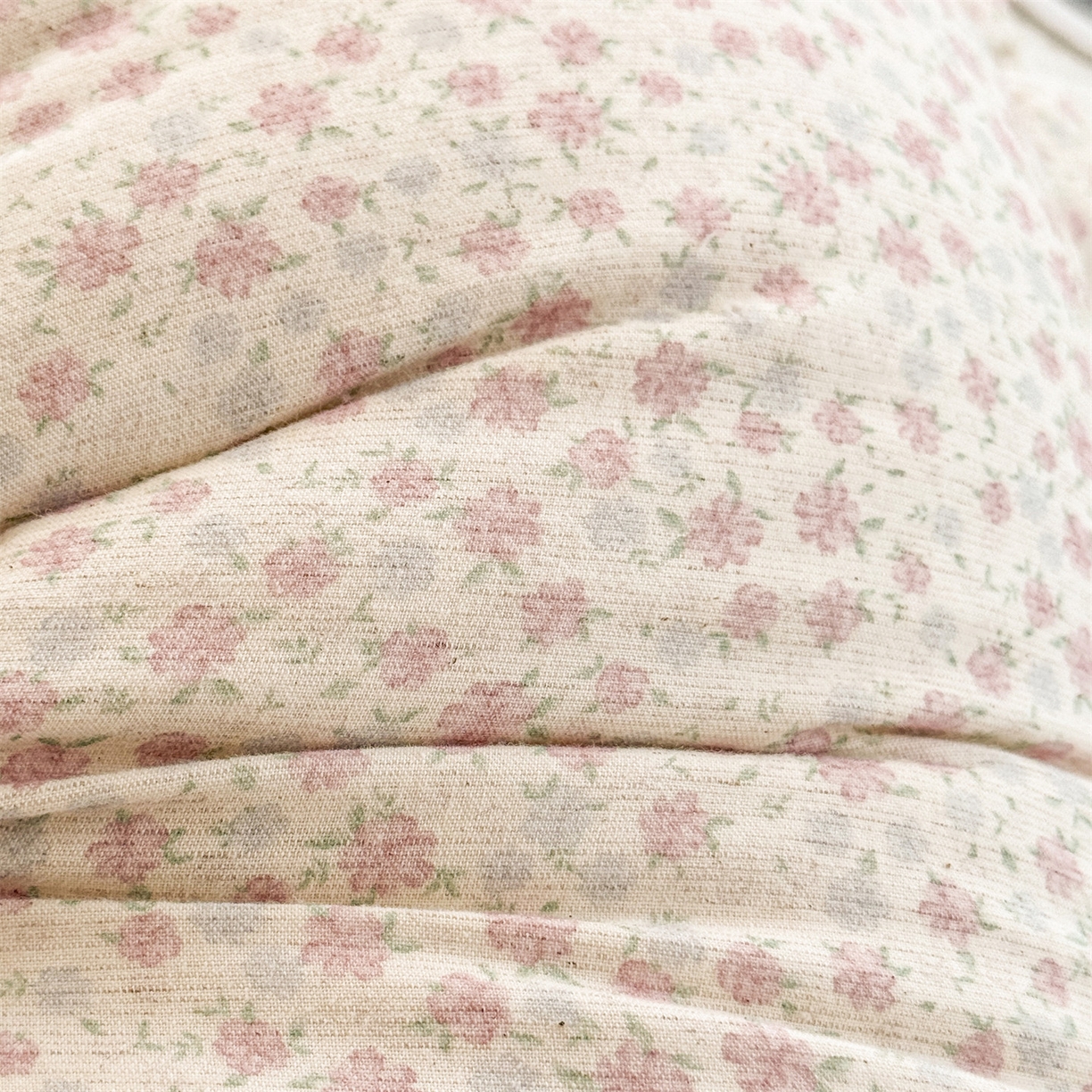 91家纺网 家纺一手货源 找家纺 麦肯锡 2025新款全棉亚麻碎花月牙抱枕夹腿抱枕 喵星花糯【产品图】/对