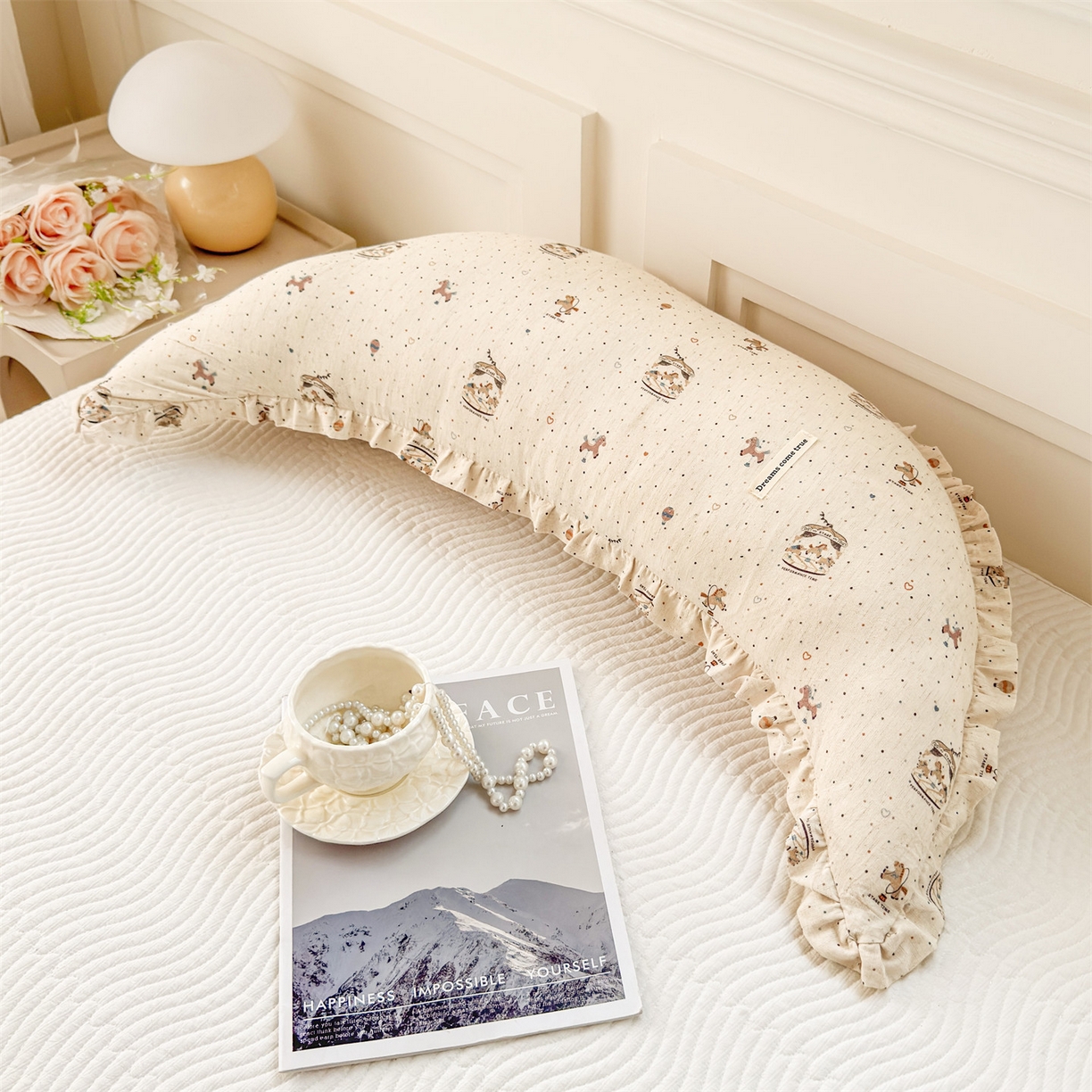 麦肯锡 2025新款全棉亚麻碎花月牙抱枕夹腿抱枕 旋转木马【产品图】/只