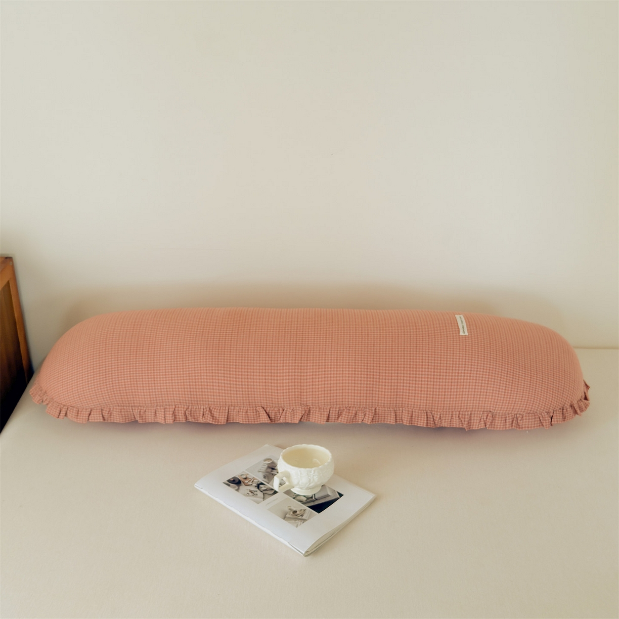 91家纺网 家纺一手货源 找家纺 麦肯锡 2025新款美拉德系列长条抱枕夹腿抱枕 橘粉【产品图】/对