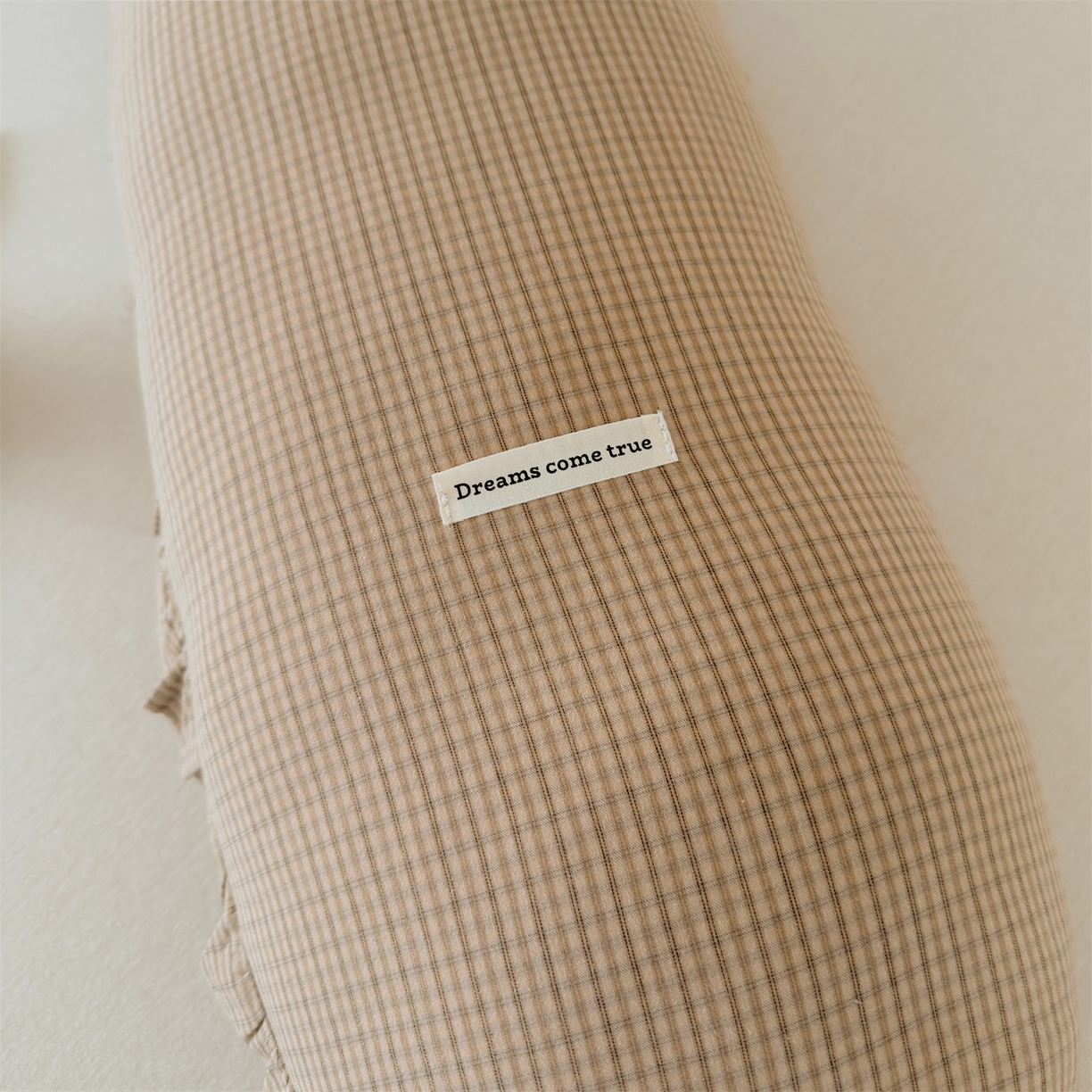 91家纺网 家纺一手货源 找家纺 麦肯锡 2025新款美拉德系列长条抱枕夹腿抱枕 卡其【产品图】/对