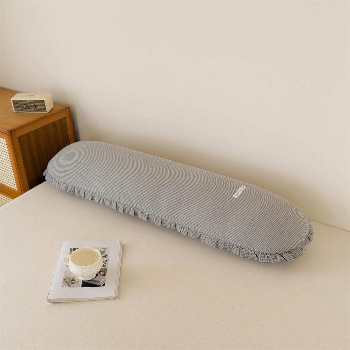 麦肯锡 2025新款美拉德系列长条抱枕夹腿抱枕 米灰【产品图】/只