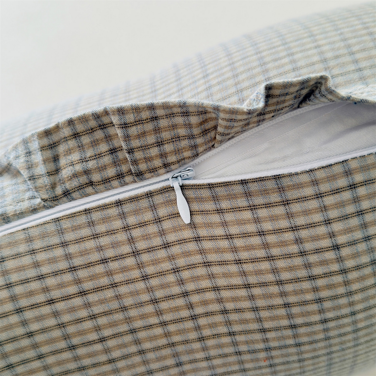 91家纺网 家纺一手货源 找家纺 麦肯锡 2025新款美拉德系列长条抱枕夹腿抱枕 米灰【产品图】/只