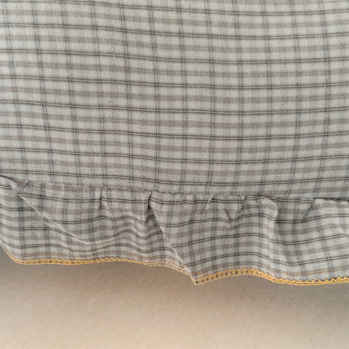 91家纺网 家纺一手货源 找家纺 麦肯锡 2025新款美拉德系列月亮抱枕夹腿抱枕 米灰【产品图】/只