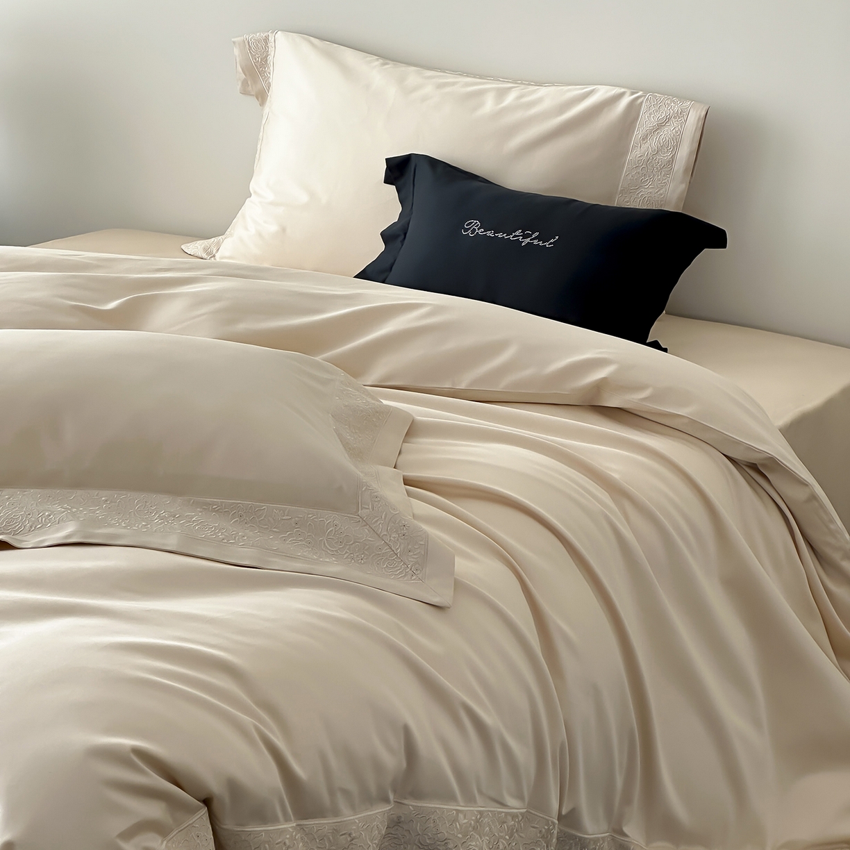 91家纺网 家纺一手货源 找家纺 佳汐蓝家纺 2025新款全棉刺绣花边四件套-妮娅 妮娅-香槟色