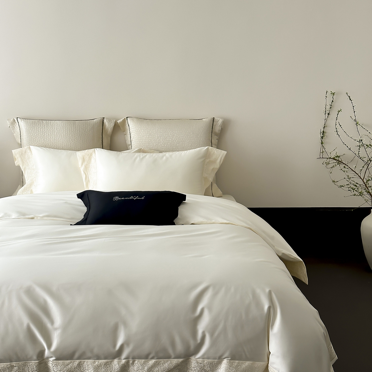 91家纺网 家纺一手货源 找家纺 佳汐蓝家纺 2025新款全棉刺绣花边四件套-妮娅 妮娅-米白色