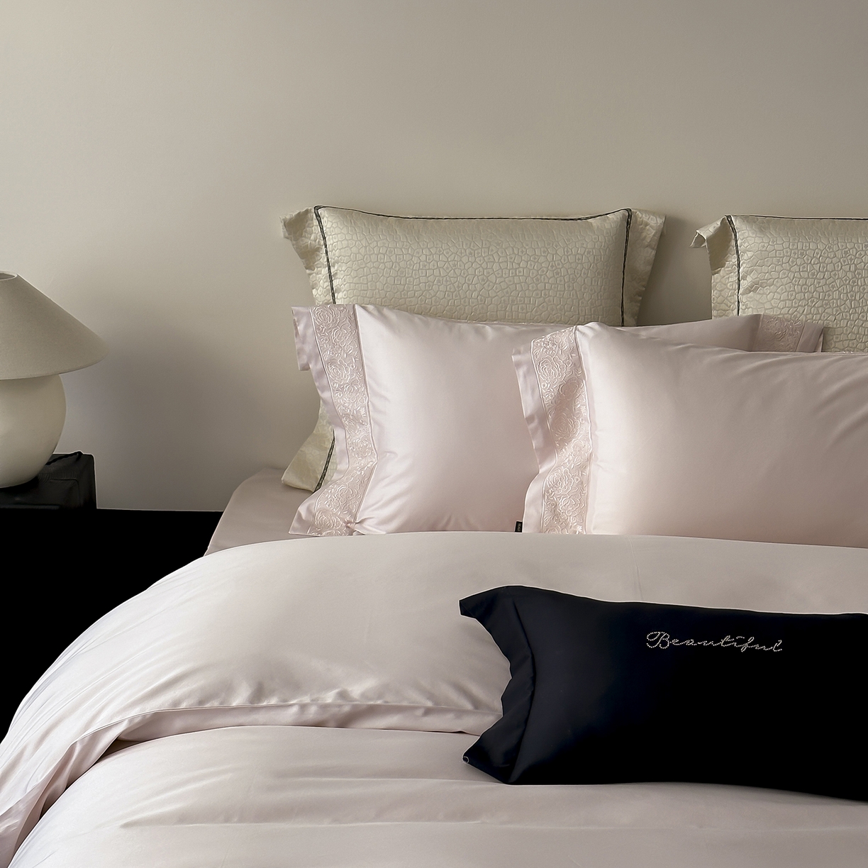 91家纺网 家纺一手货源 找家纺 （总）佳汐蓝家纺 2025新款全棉刺绣花边四件套-妮娅