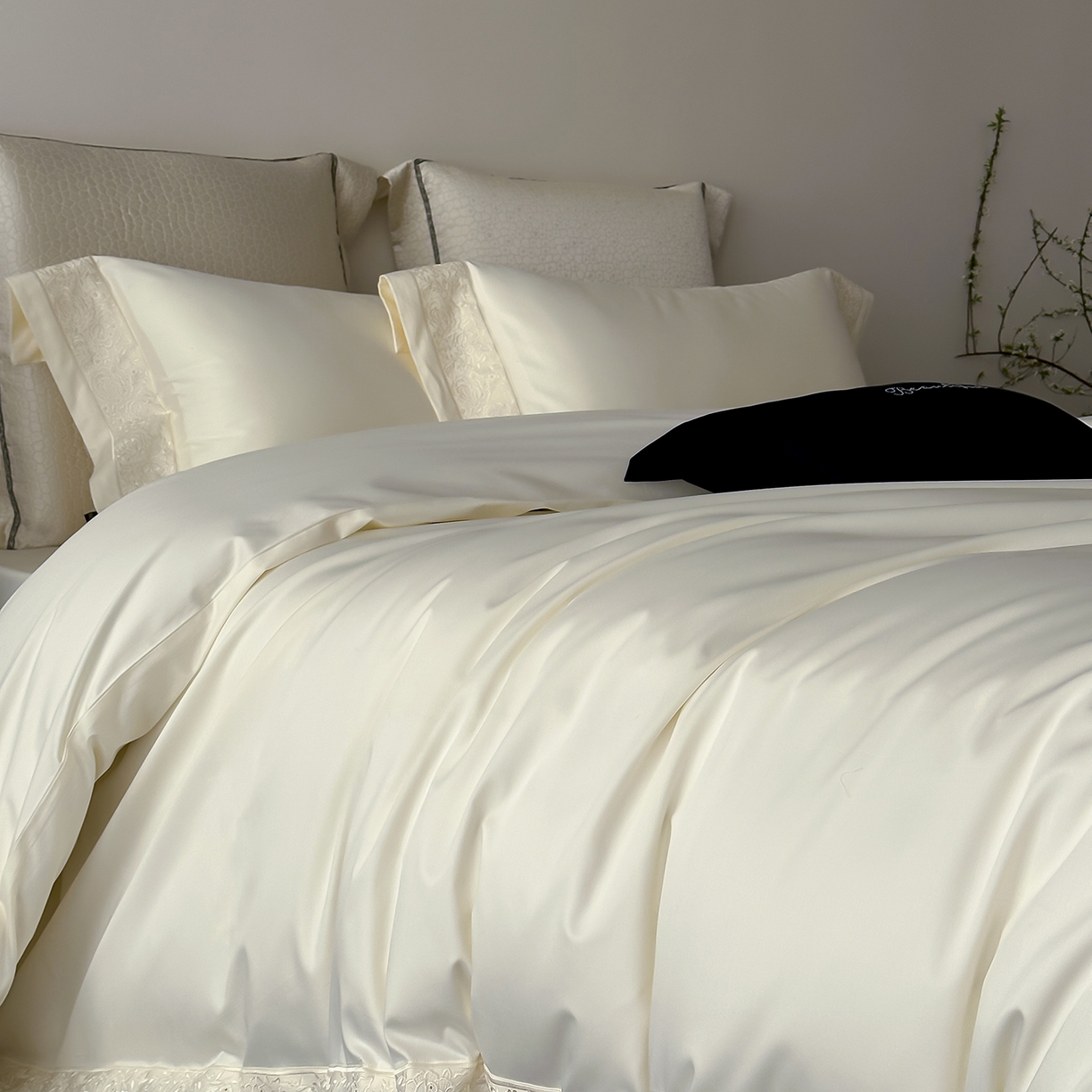 91家纺网 家纺一手货源 找家纺 佳汐蓝家纺 2025新款全棉刺绣花边四件套-妮娅 妮娅-米白色