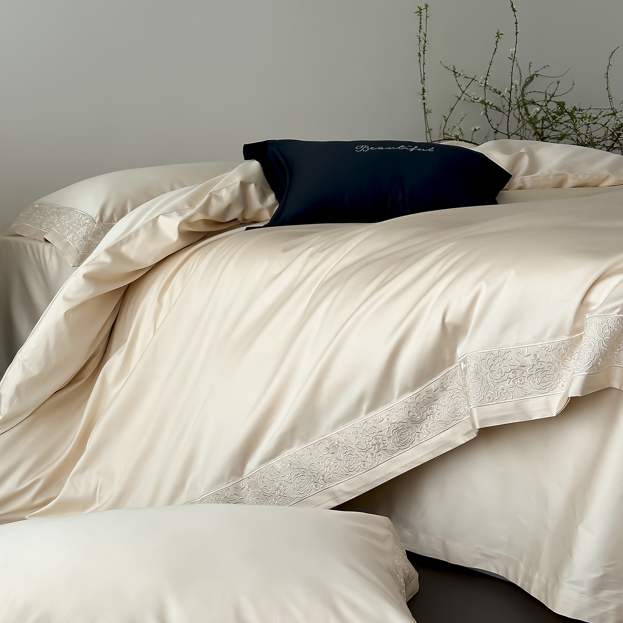 91家纺网 家纺一手货源 找家纺 佳汐蓝家纺 2025新款全棉刺绣花边四件套-妮娅 妮娅-香槟色