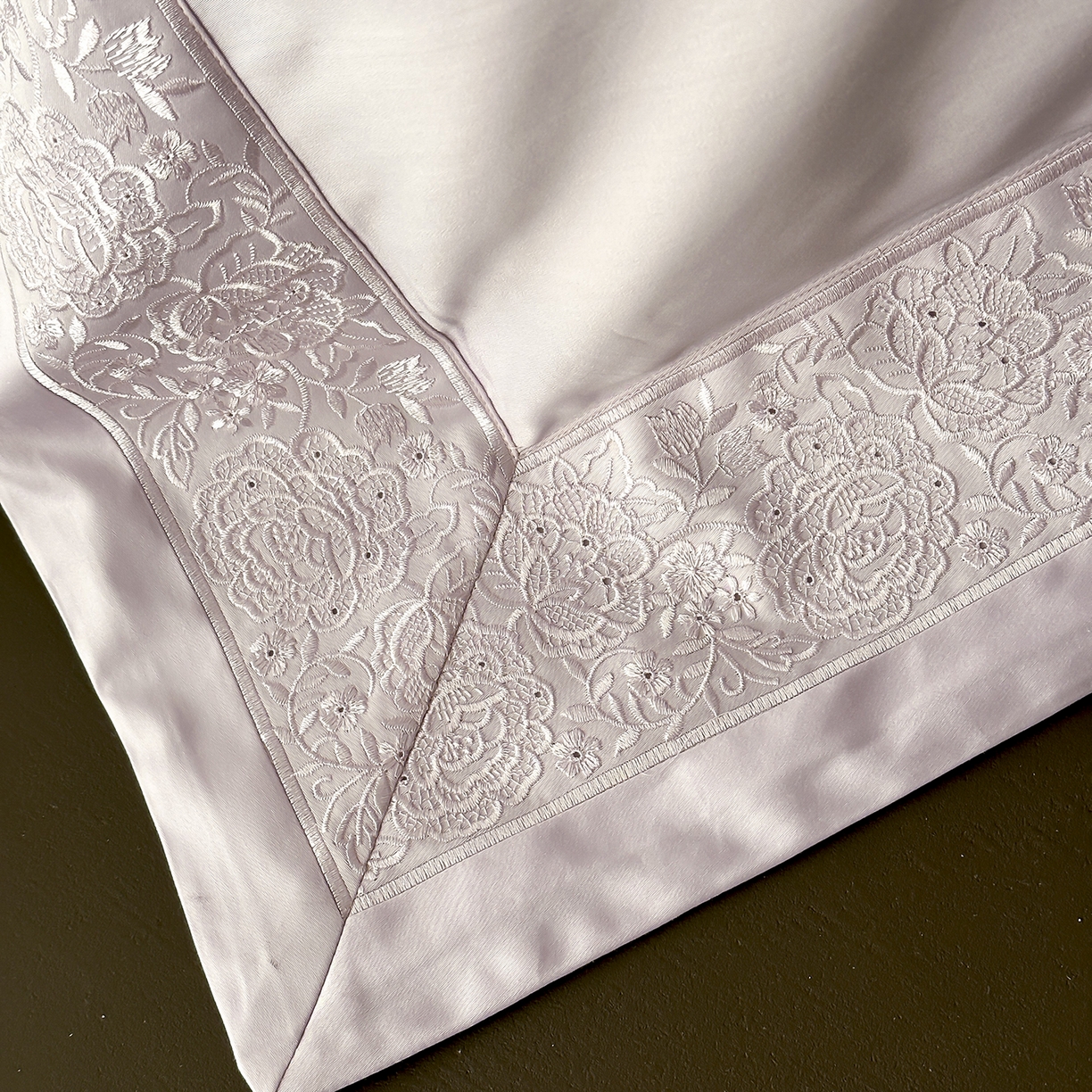 91家纺网 家纺一手货源 找家纺 佳汐蓝家纺 2025新款全棉刺绣花边四件套-妮娅 妮娅-紫色